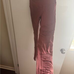 ALO Yoga Ribbed Leggings in Rust